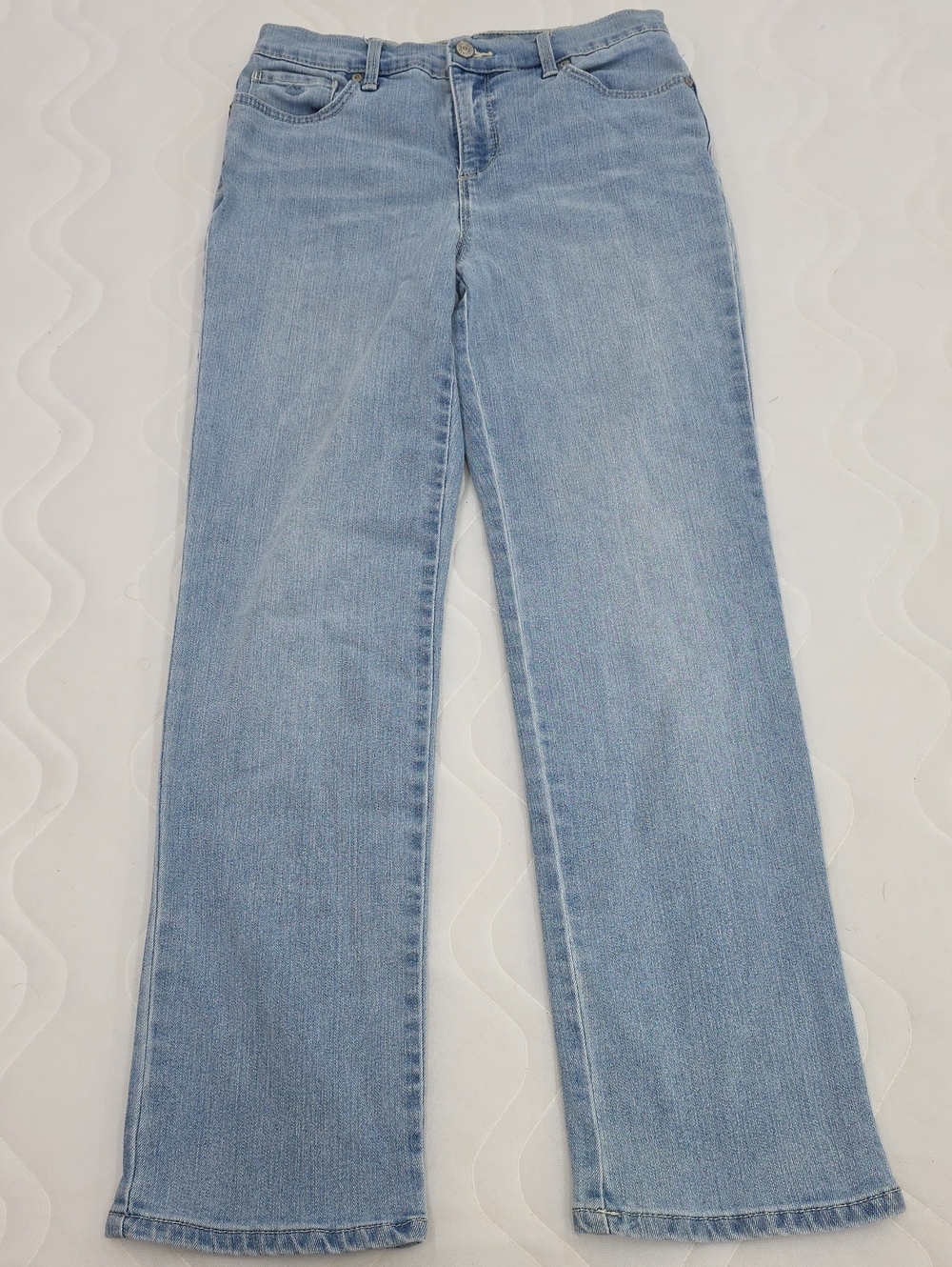 Gloria Vanderbilt Amanda Women’s Light Blue Straight-Leg Jeans